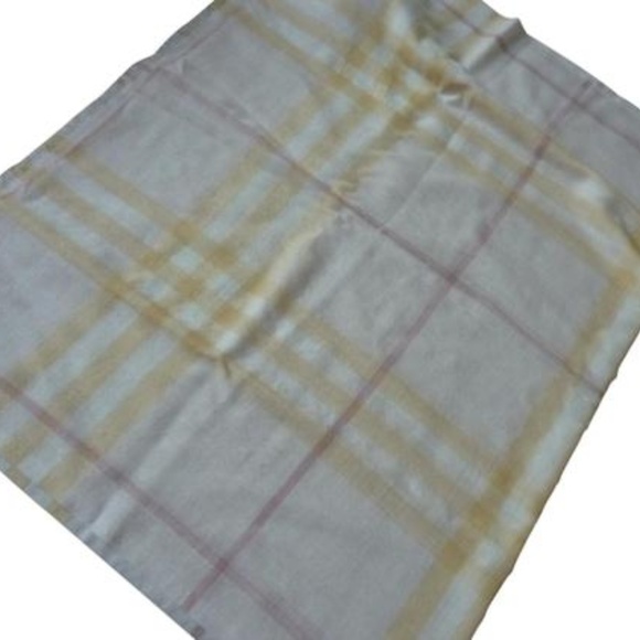 Burberry Primrose Giant Check Wool/Silk Scarf - Picture 1 of 6